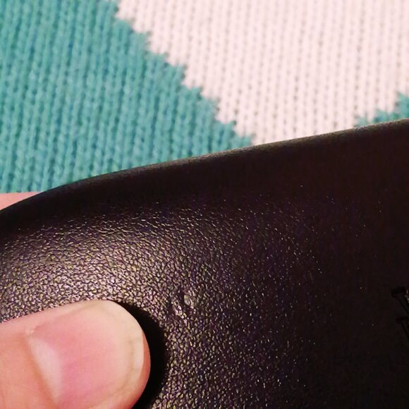 Vera Wang Black Leather Hard Shell Eyewear Case - Picture 5 of 7